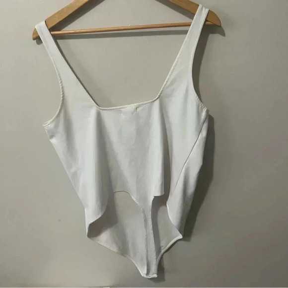 GOOD AMERICAN SQUARE NECK BODYSUIT 5/2X - Picture 6 of 7